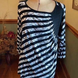 Women’s top OX 3/4 length sleeves EUC. Mutiples
